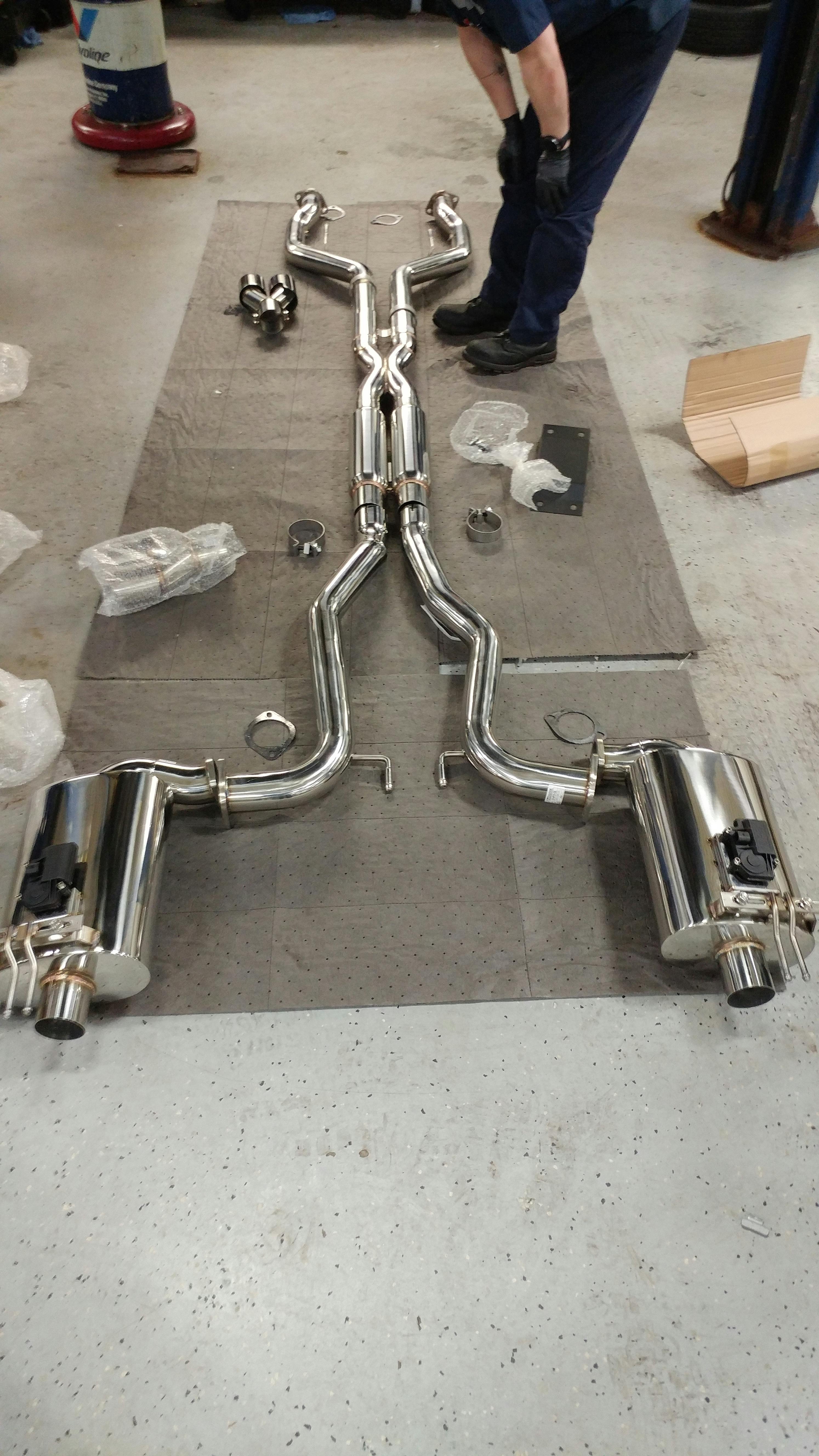 Dual 3.5" Quad Style Stainless Steel Exhaust Tips Fits Pontiac G8 2008